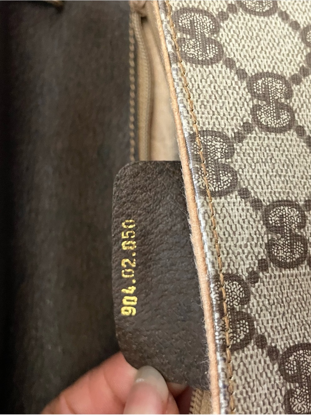 #68. Authentic Gucci GG Supreme Canvas Foldover Clutch Bag with Gold-Tone Buckle - Picture 4 of 16